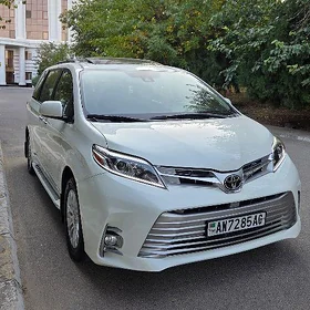 Toyota Sienna 2018