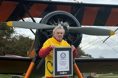 99-летняя британка побила рекорд 97-летней, пролетев на крыле самолёта
