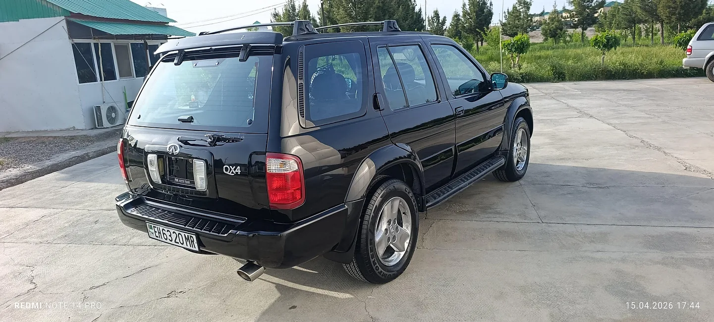 Infiniti QX4 2003 - 1
