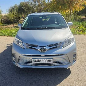 Toyota Sienna 2019