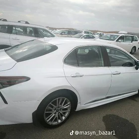 Toyota Camry 2021