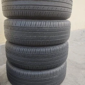 235 55 20 MICHELIN