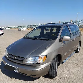 Toyota Sienna 2002