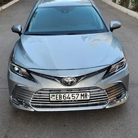 Toyota Camry 2021