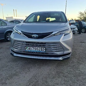 Toyota Sienna 2021