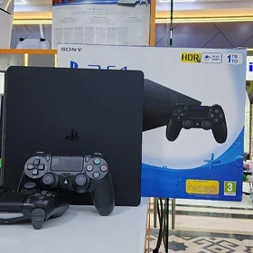 ● Playstation 4 Slim 1Tb ●