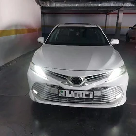 Toyota Camry 2019