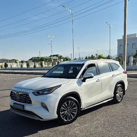 Toyota Highlander 2021