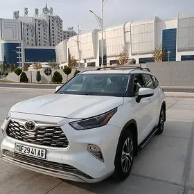 Toyota Highlander 2022