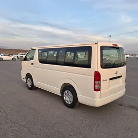 Toyota Hiace 2026