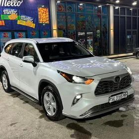Toyota Highlander 2023