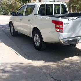 Mitsubishi L200 2015