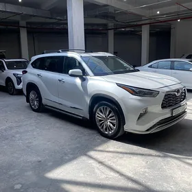 Toyota Highlander 2021