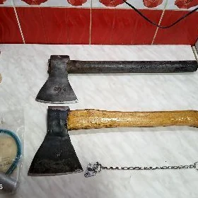 топор дверная цепь замок