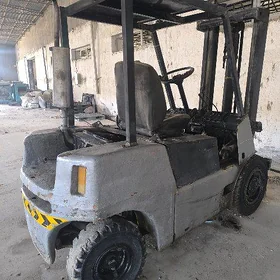 Kara Forklift 2005