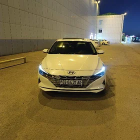 Hyundai Elantra 2022