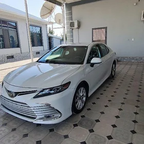 Toyota Camry 2021
