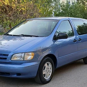 Toyota Sienna 2000