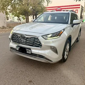 Toyota Highlander 2021