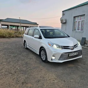 Toyota Sienna 2016