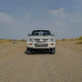 Mitsubishi L200 2004