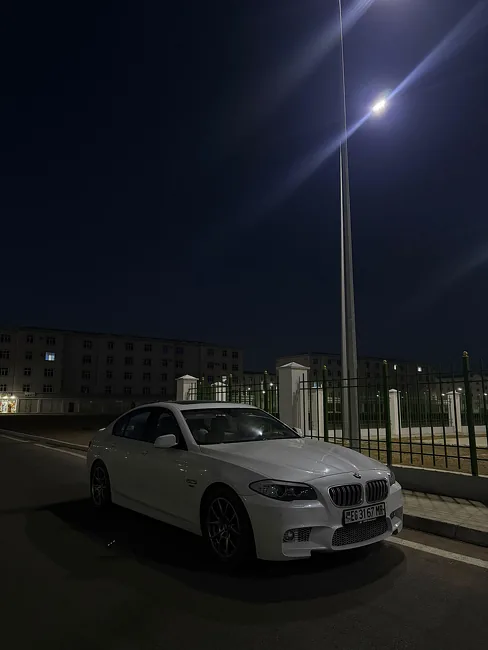 BMW F10 2010 - 1
