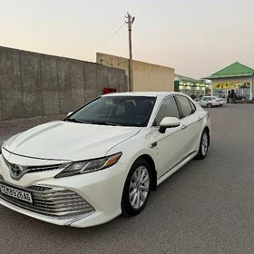 Toyota Camry 2018