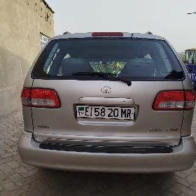 Toyota Sienna 2002