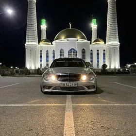 Mercedes-Benz E350 2005