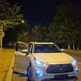 Toyota Highlander 2020