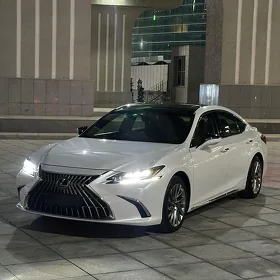Lexus ES 300h 2021