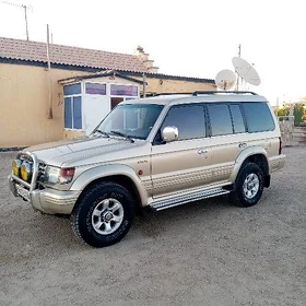 Mitsubishi Pajero 1992