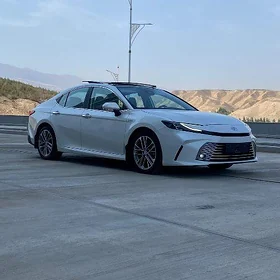 Toyota Camry 2025