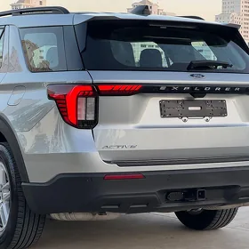 Ford Explorer 2025