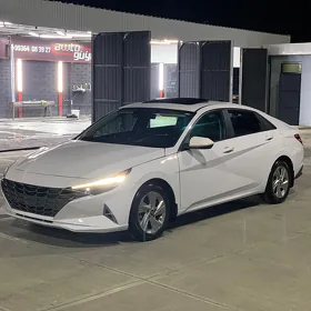 Hyundai Elantra 2022