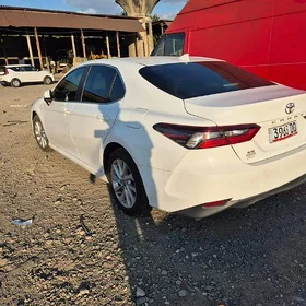 Toyota Camry 2021