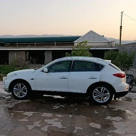 Infiniti FX35 2010