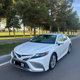Toyota Camry 2021