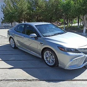 Toyota Camry 2021