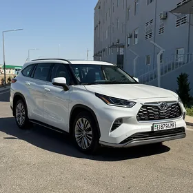 Toyota Highlander 2022
