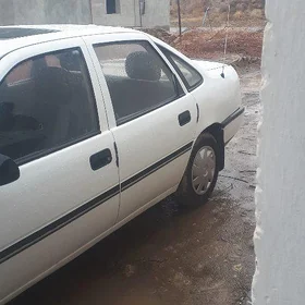 Opel Vectra 1990