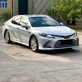 Toyota Camry Hybrid 2022
