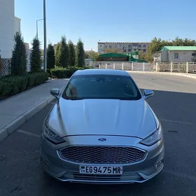 Ford Fusion 2020