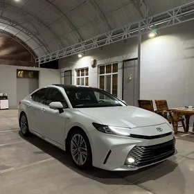 Toyota Camry 2025