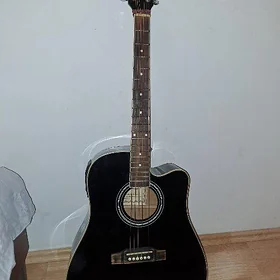Gitara akustika
