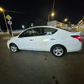 Nissan Versa 2013