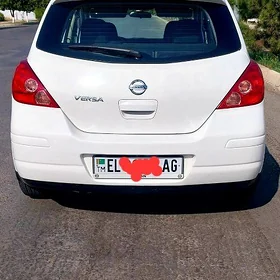 Nissan Versa 2011