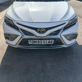 Toyota Camry 2021