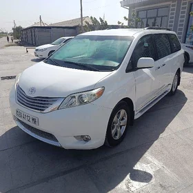 Toyota Sienna 2015