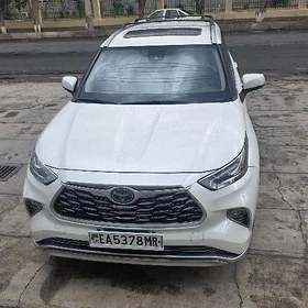 Toyota Highlander 2021